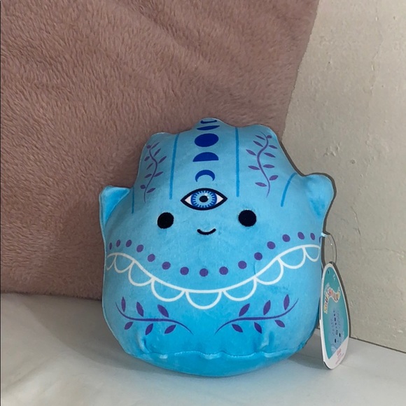8 inch new with tags Gisla Squishmallow ! - Picture 1 of 3